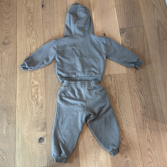 Nike sweatsuit - great qualityity, nice and think, quality details - Picture 4 of 5